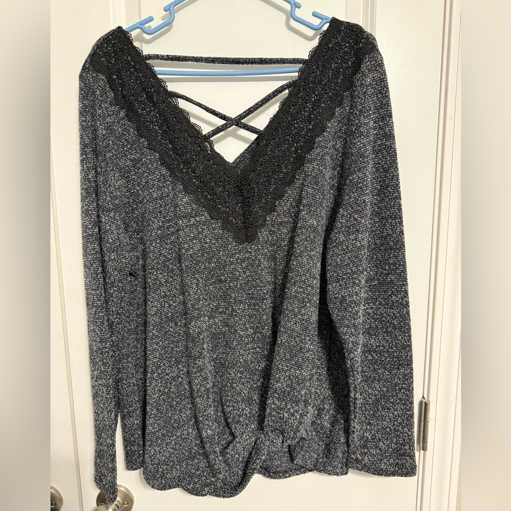 Maurices black top